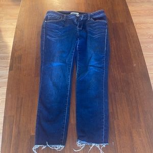 Cabi ladies Ruby skinny dark blue wash cropped raw hem jeans. Size 8.